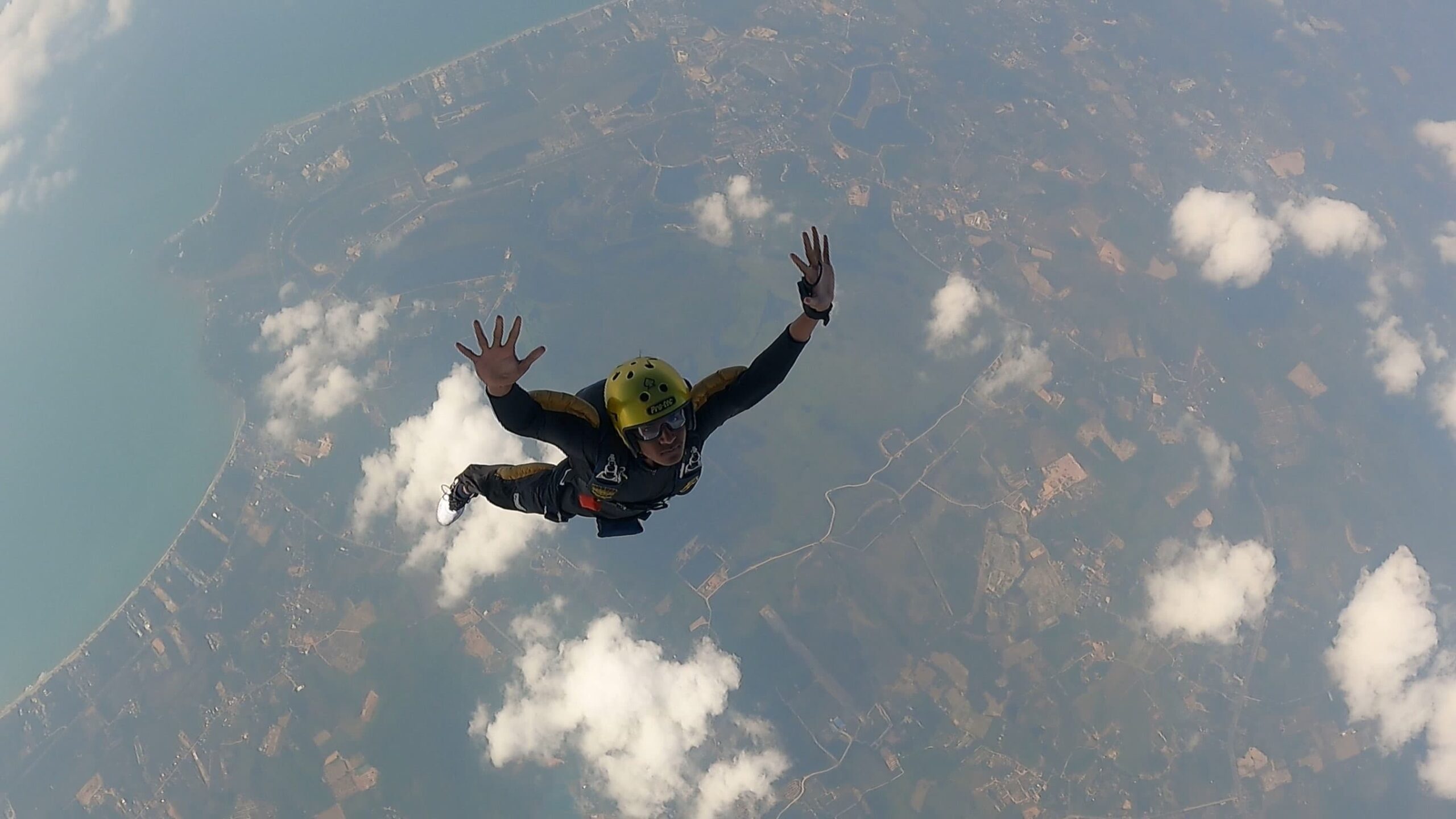 Skydiving in India